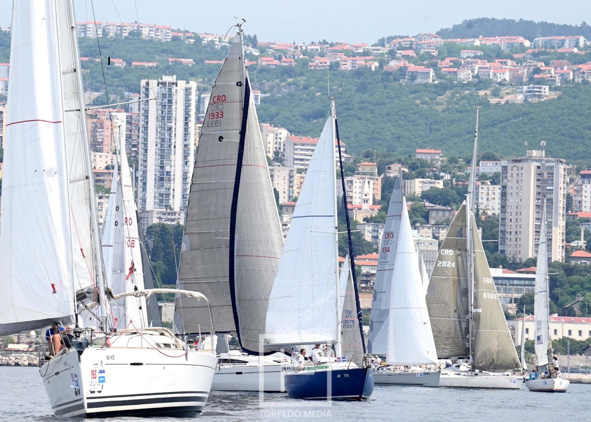 [FOTO/VIDEO] Odjedrena 24. Fiumanka – Unatoč slabom vjetru, brza i ...
