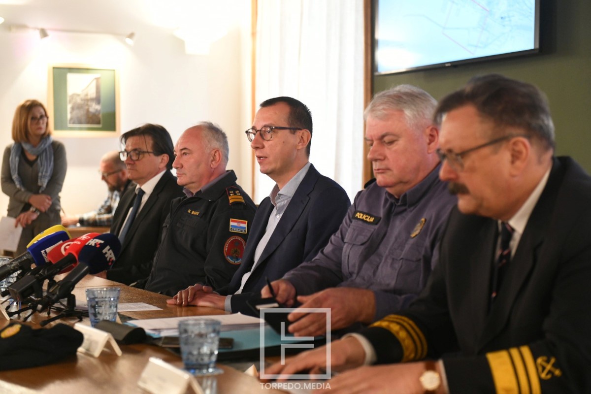 [FOTO/VIDEO] POTVRĐENO: Opasna neutralizacija mine iz Riječke luke ...