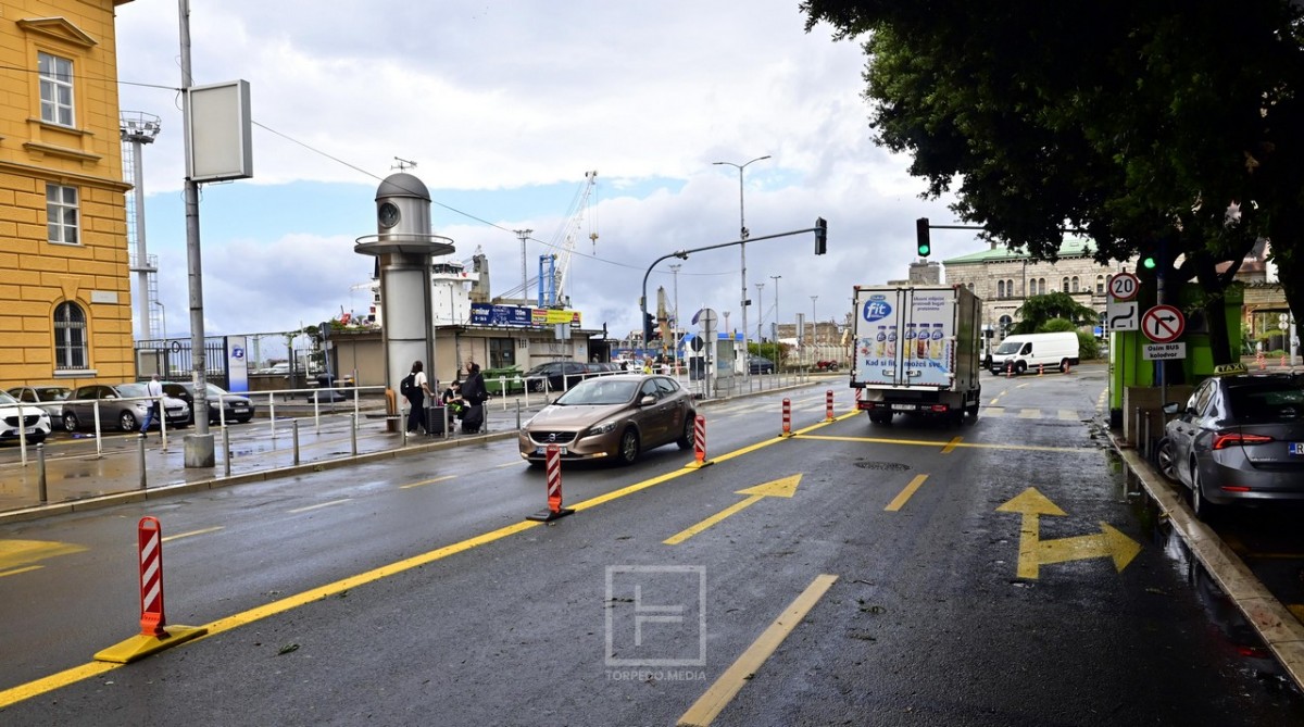 [FOTO] Ulica Riva postala dvosmjerna u cijeloj svojoj dužini